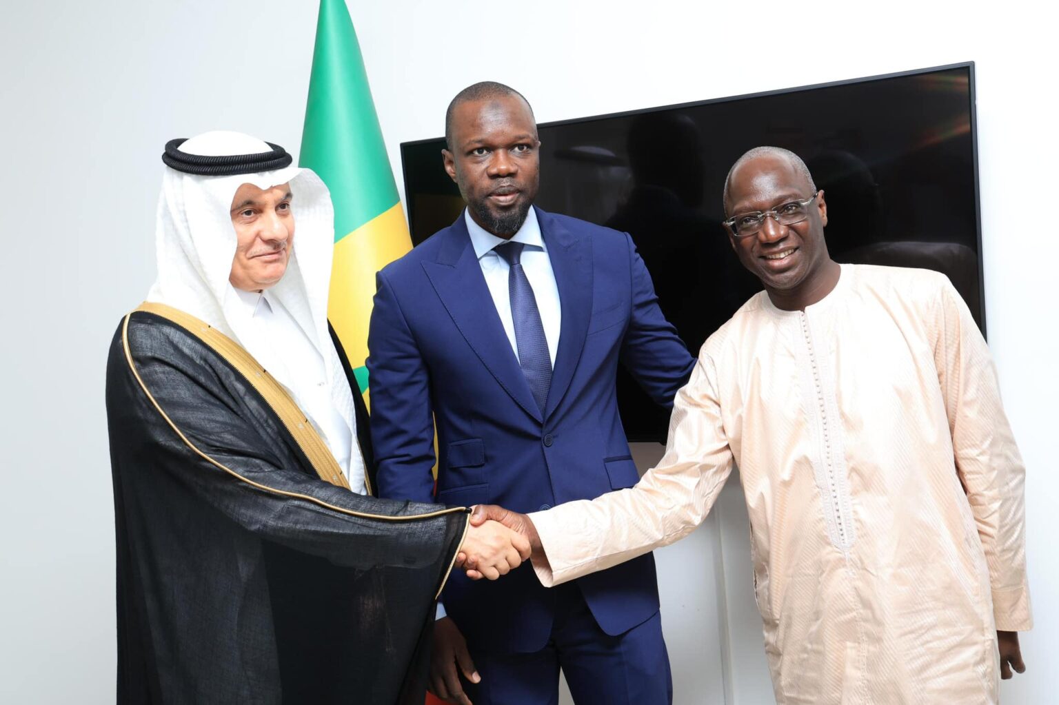 Audience : Sonko reçoit le ministre de l’environnement, de l’eau et de l’Agriculture d’Arabie saoudite