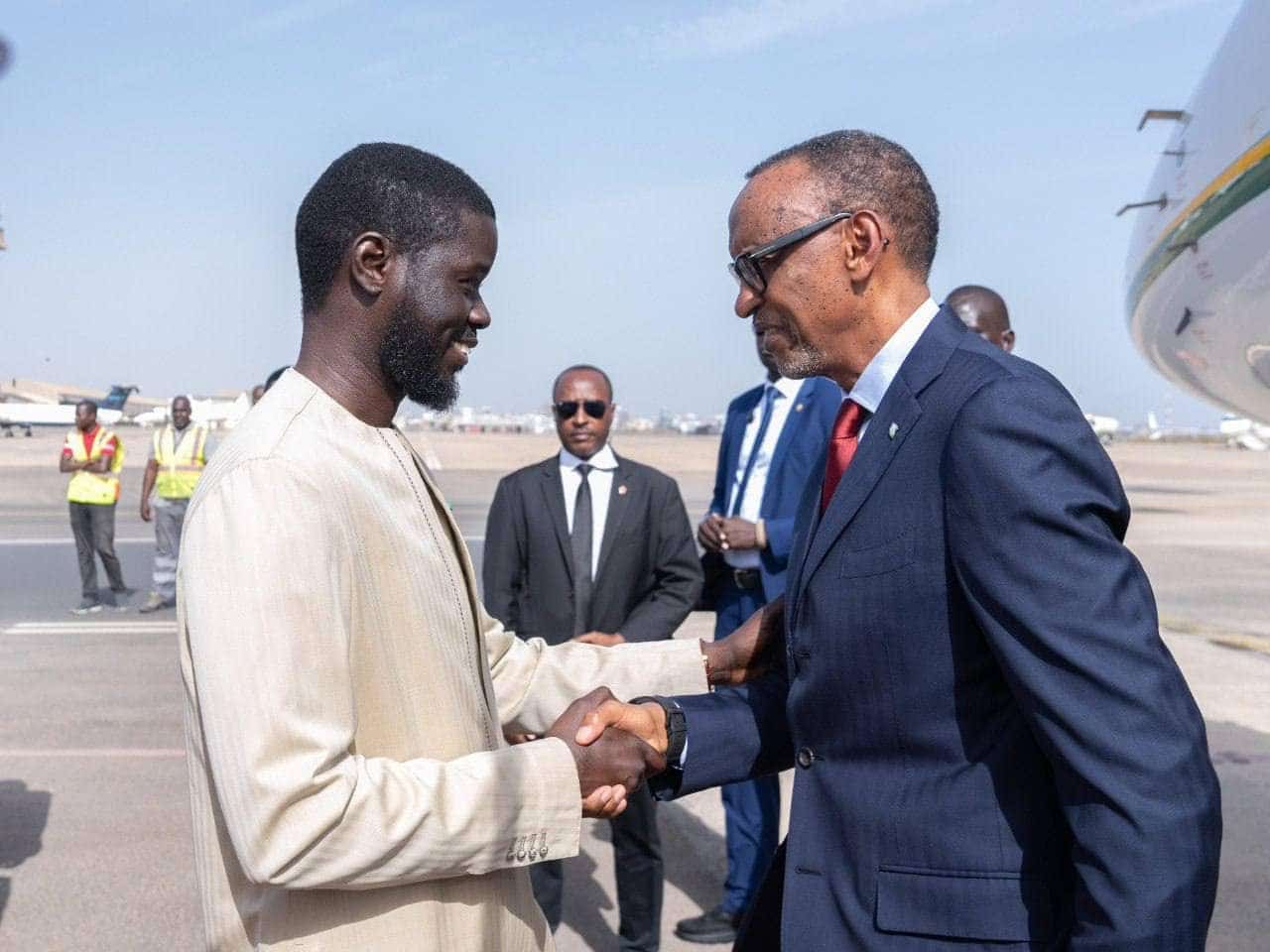 Visite de Travail : Le Président Paul Kagame chaleureusement accueilli par le Chef de l’Etat Bassirou Diomaye Faye