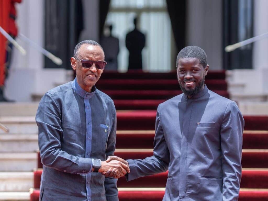 Bal 2024 : Bassirou Diomaye Faye et Paul Kagame accueillis par une foule enthousiaste