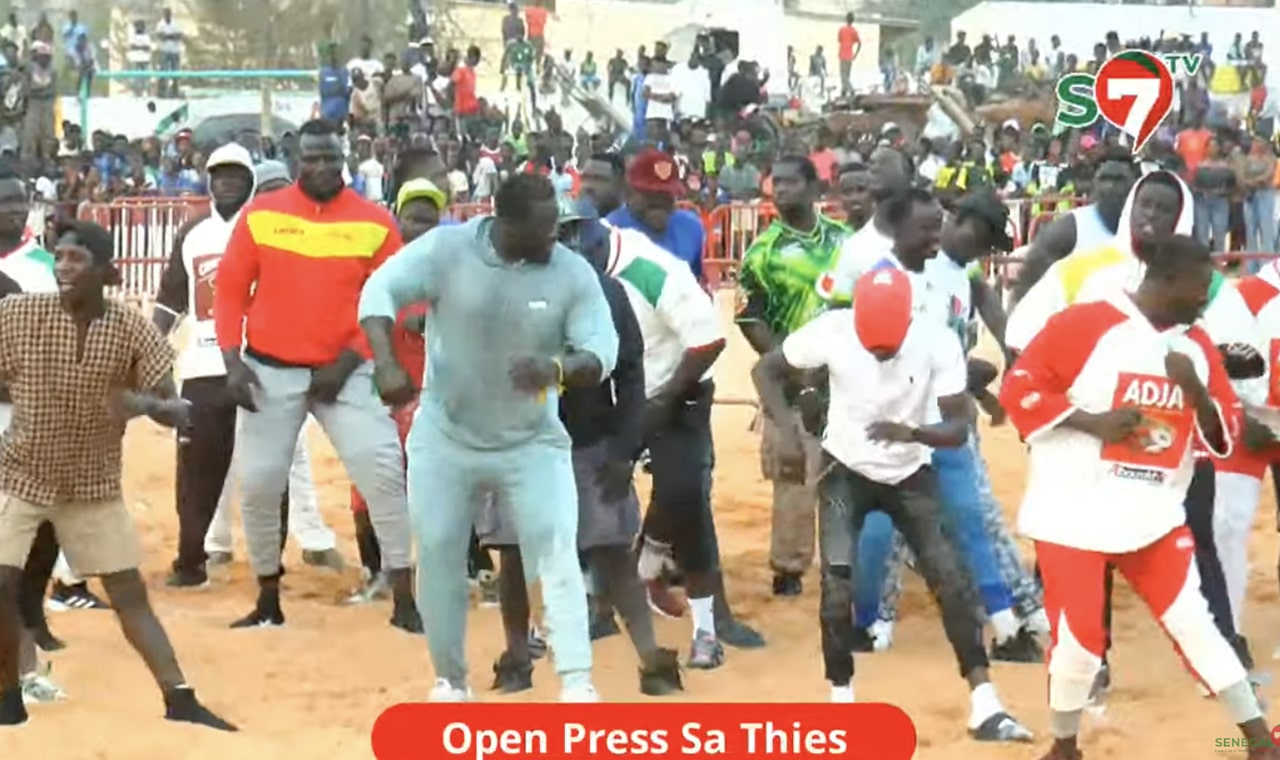 Ohhh le nouveau touss Sa Thies à son Open Press "Eumeu Lo Beuré Beuré Mauk Souf..." (Vidéo)