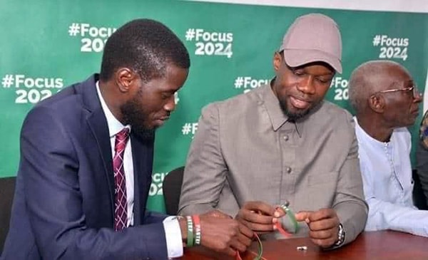 Suspension de la vente de cartes : Sonko réorganise son parti