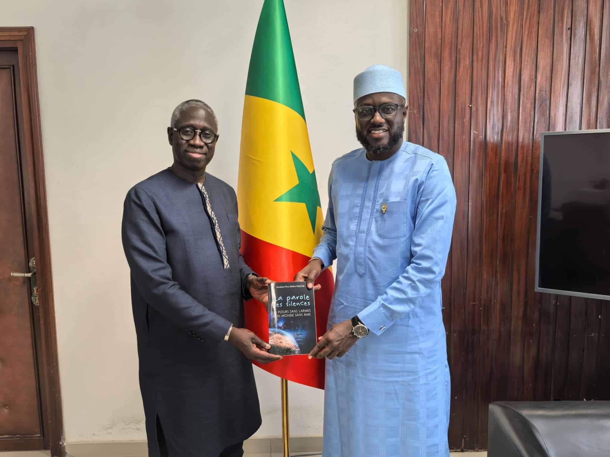 Assemblée nationale : Échanges fructueux entre El Malick Ndiaye et l’écrivain Ibrahima N.E. Diagne