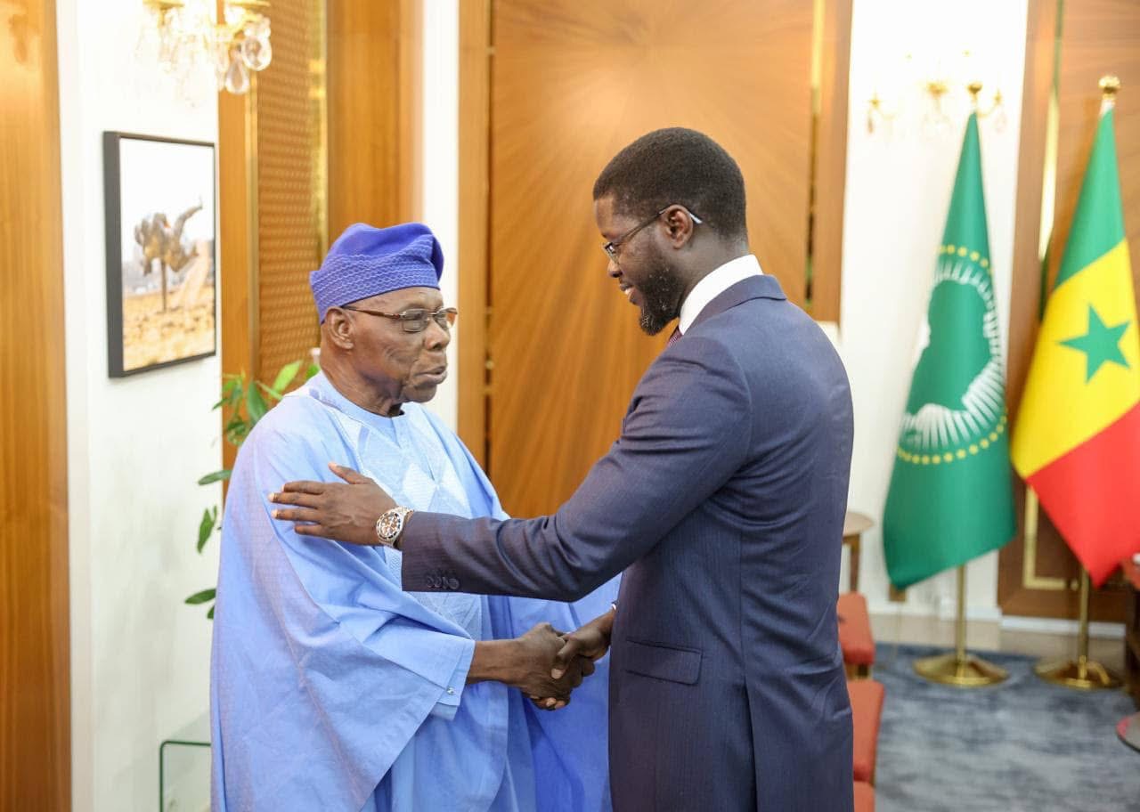 Palais : Le Chef de l’Etat a reçu en début de soirée l’ancien président du Nigeria, Olusegun Obasanjo