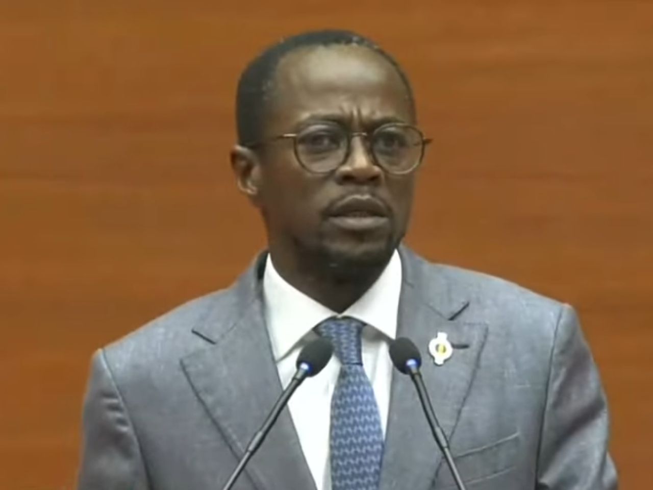 Ousmane Sonko toujours dans les Tchicayas, loin de l’essentiel. ( Par Abdou Mbow )
