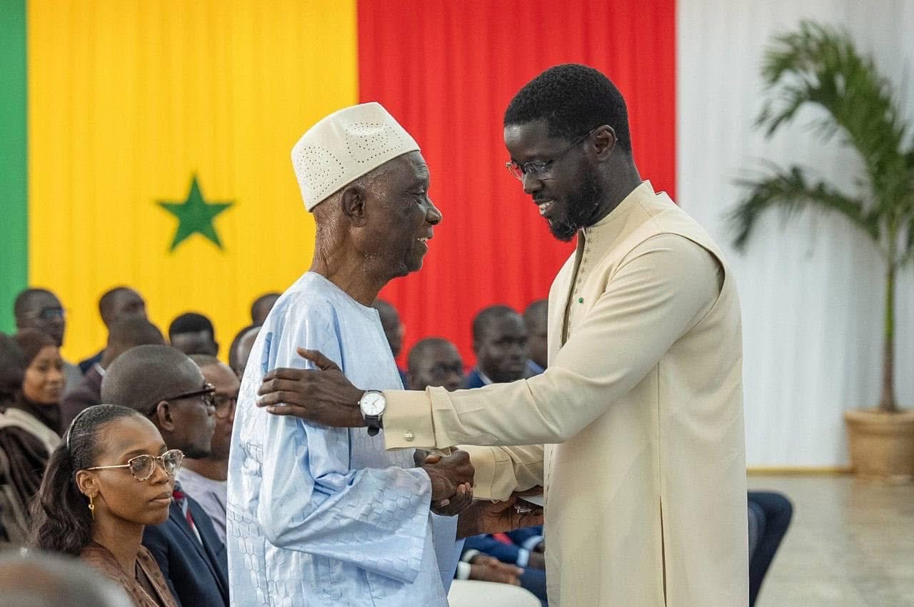 Palais : Des magistrats reçoivent leurs diplômes des mains du Chef de l’État