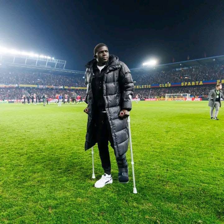 Slavia Prague : Fin de saison pour El Hadji Malick Diouf, victime d’une fracture du péroné