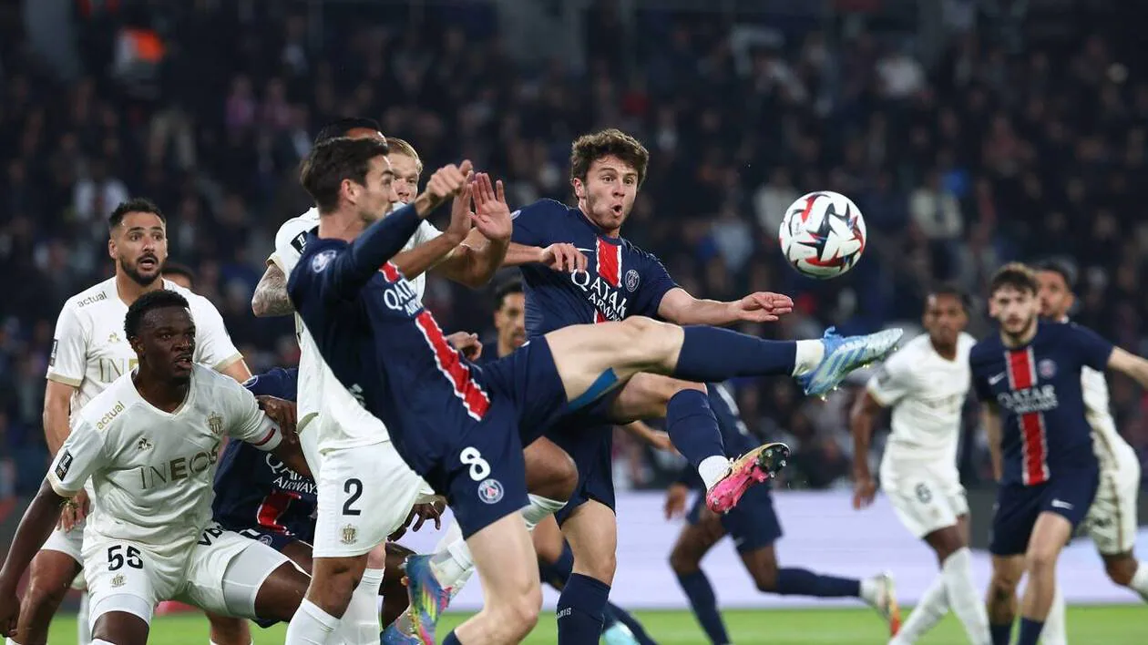Football : Défait par Nice, Paris échappe au record d'invincibilité en Ligue 1 !