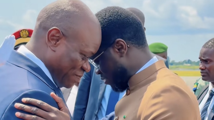 Gabon : Le Chef de l’Etat chaleureusement accueilli par la communauté sénégalaise de Libreville