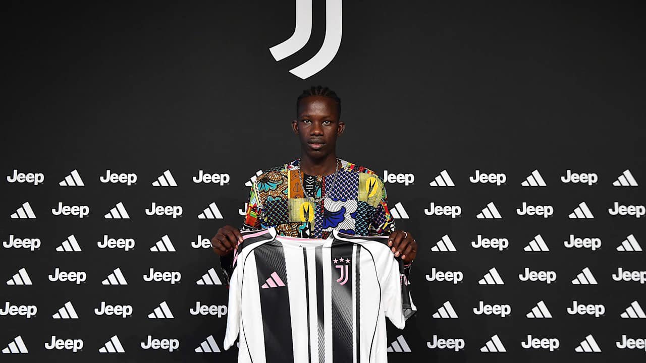 Mercato : L'attaquant sénégalais de 17 ans, Demba Sall Samb signe au Juventus