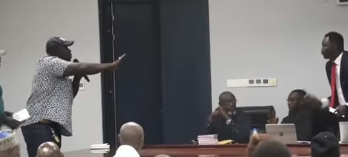 Adoption des textes de la FSL : Échanges tendus entre Gris Bordeaux et le DAPS