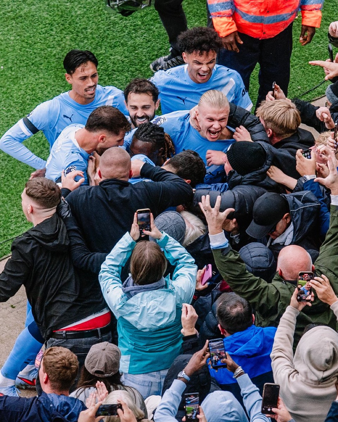 LDC :Manchester City vs Naples : Un duel électrique entre Guardiola et Conte avec De Bruyne en vedette