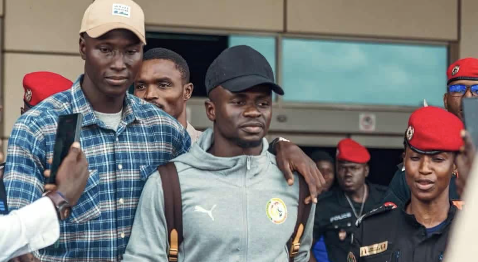 Les Lions rentrent à Dakar avant le choc décisif contre la Mauritanie