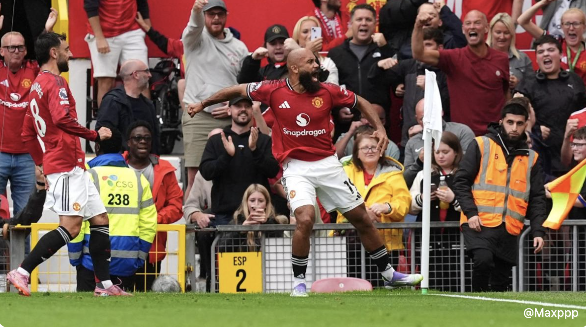 Manchester United s’impose à Anfield et enfonce Liverpool dans la crise