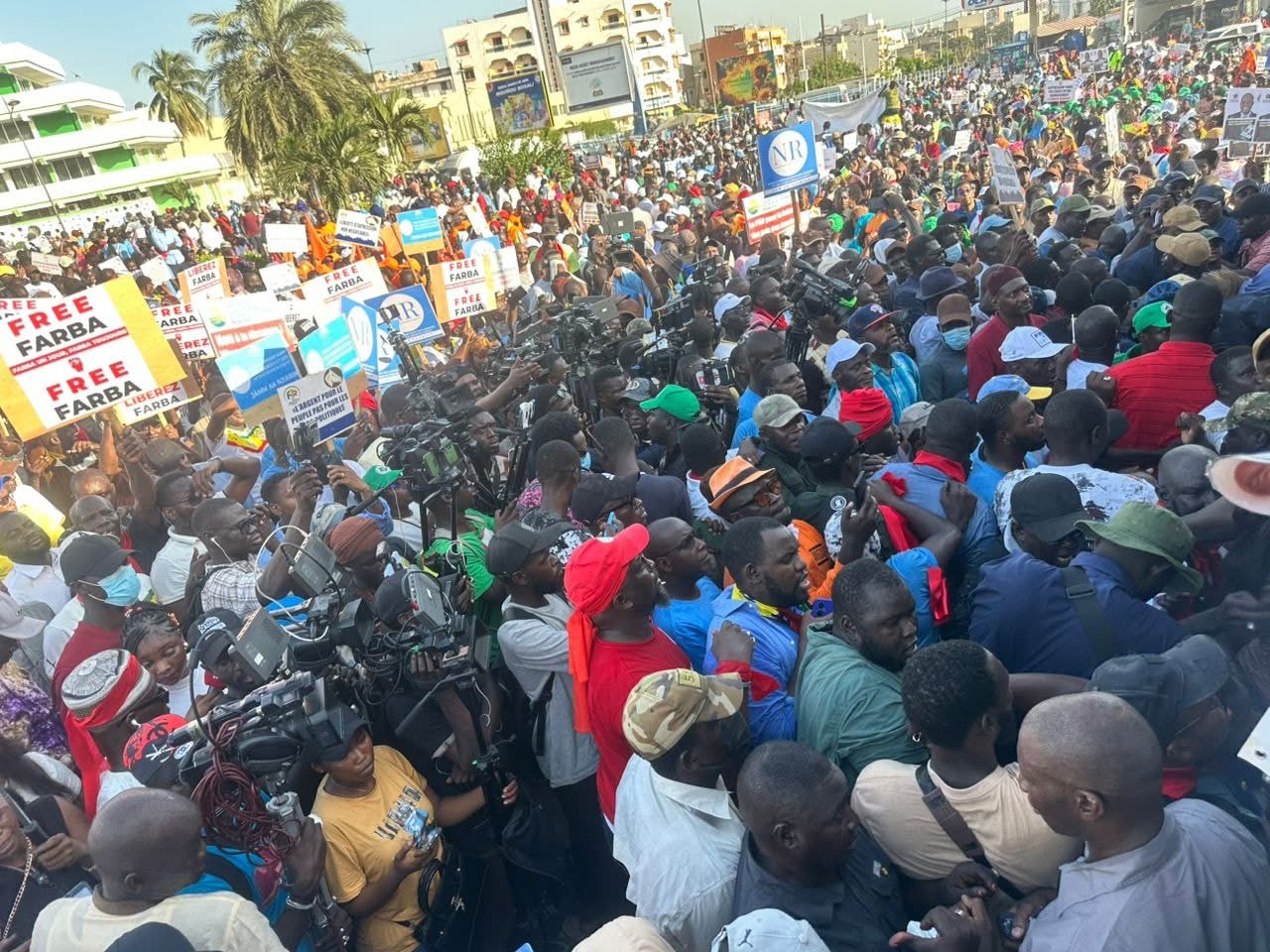 Thierno Bocoum : "Félicitations au FDR et aux forces vives. Le combat continue 💪🏾"