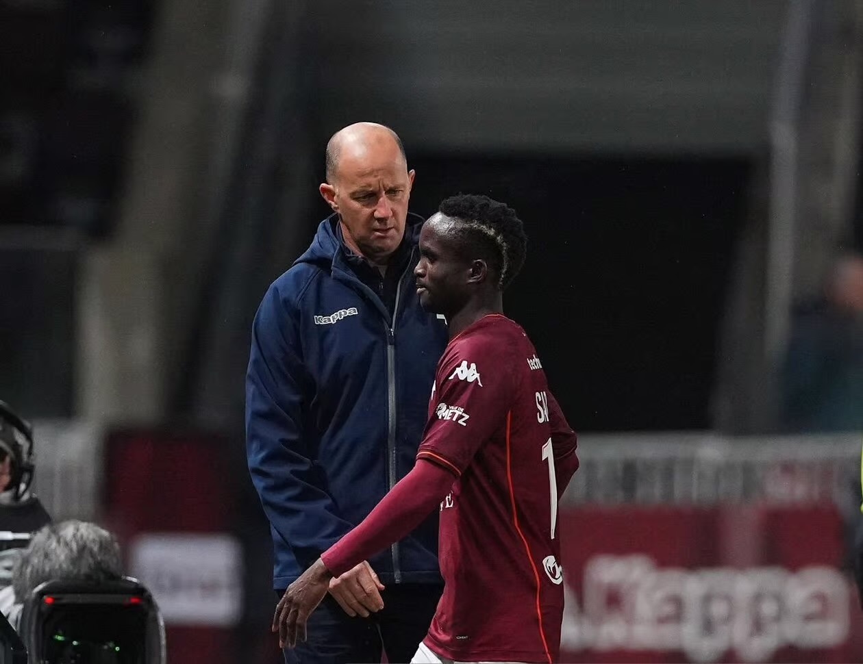 CAN 2025 : Le coach du FC Metz rassure après la blessure de Cheikh Tidiane Sabaly