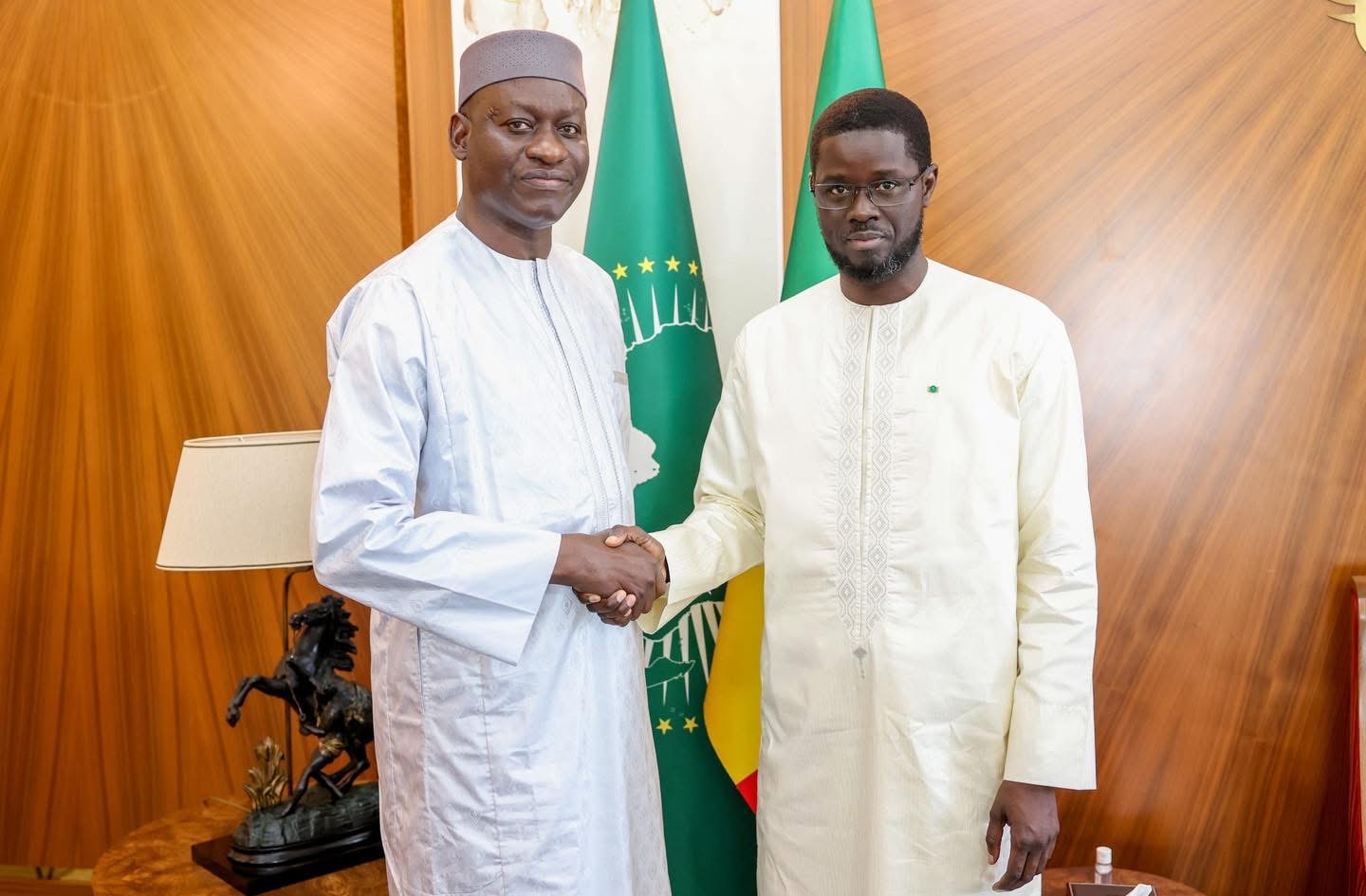 Jeux Olympiques Dakar 2026 : Le Chef de l’Etat a reçu en audience le Maire de Dakar, Abass Fall