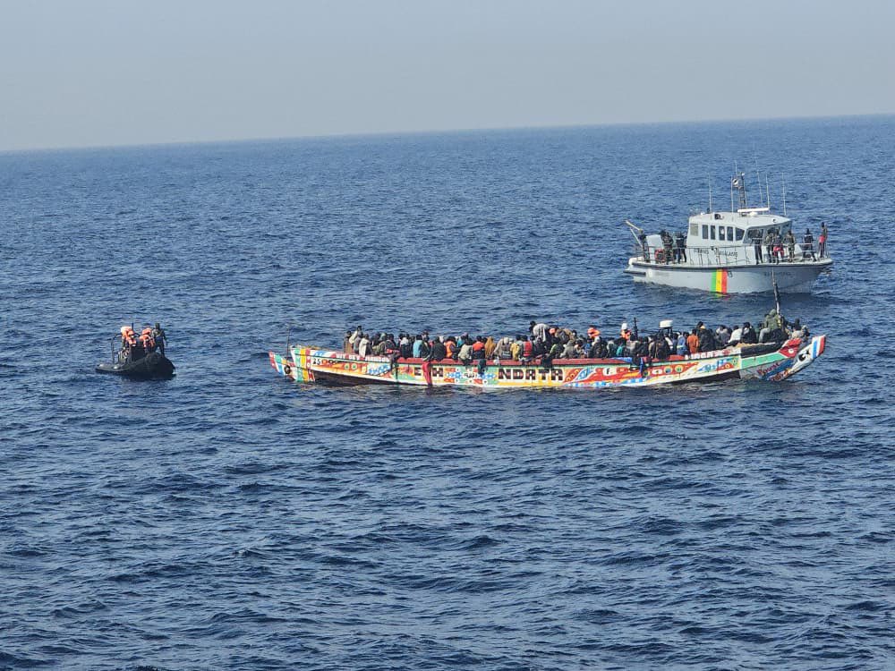 Emigration irrégulière : Une pirogue en détresse transportant 238 candidats secourue