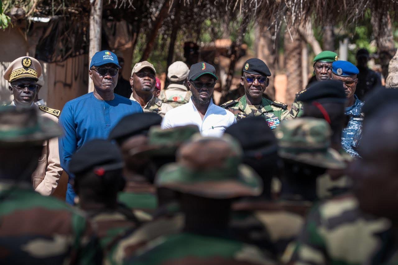 Chavirement d’une pirogue à Joal : Le Chef de l’État partage la douleur et la peine avec les familles endeuillées