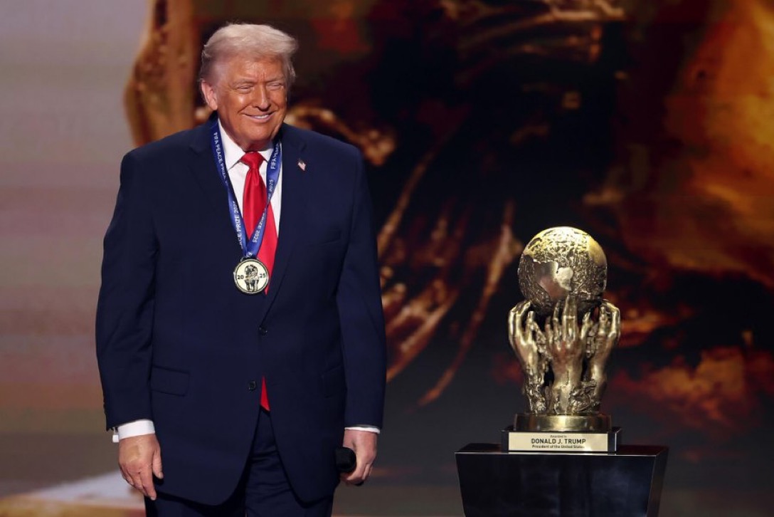 Donald Trump reçoit le premier « Prix de la paix » de la FIFA