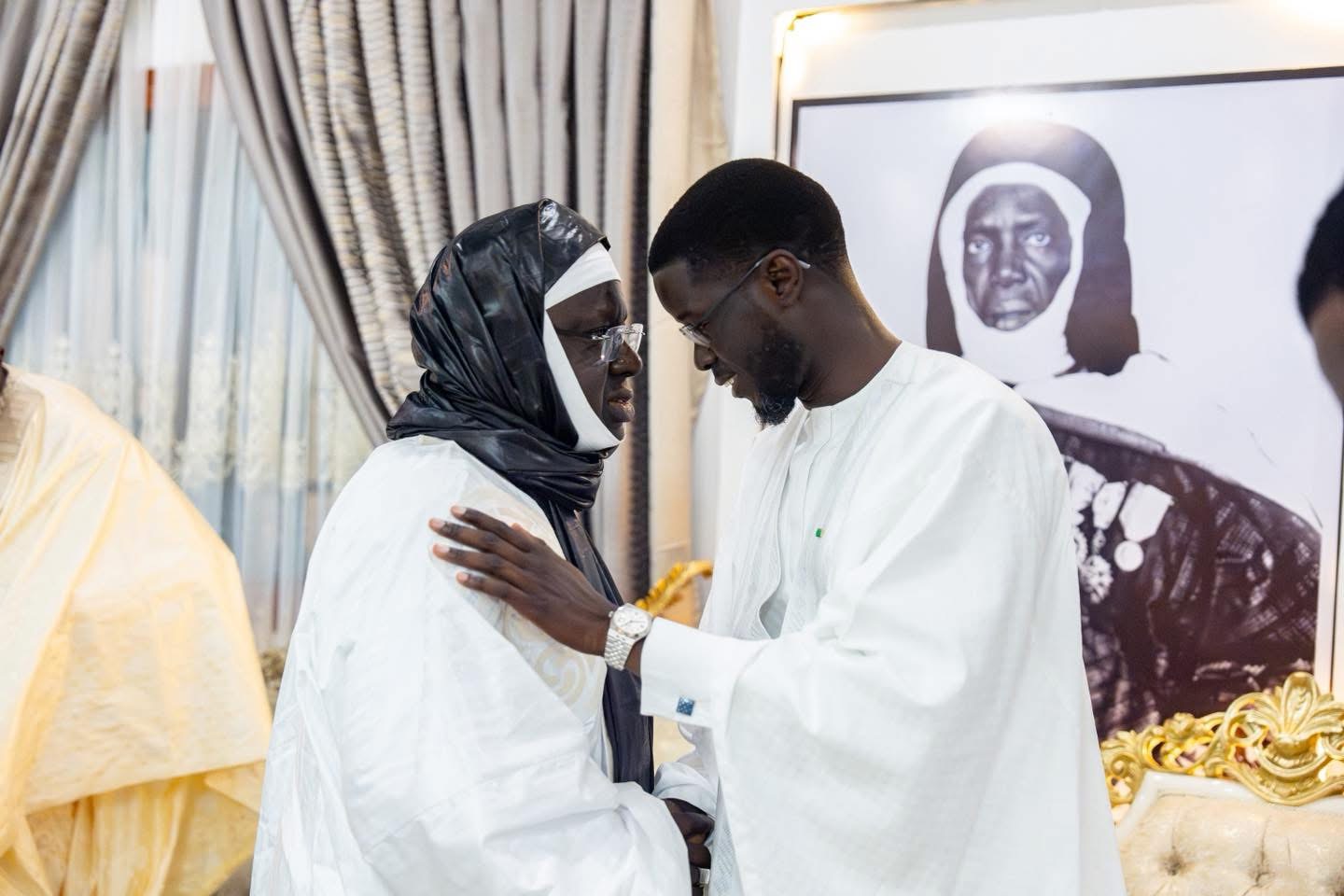 Appel des Layènes : Le Président Bassirou Diomaye Faye chez le Khalif des Layène